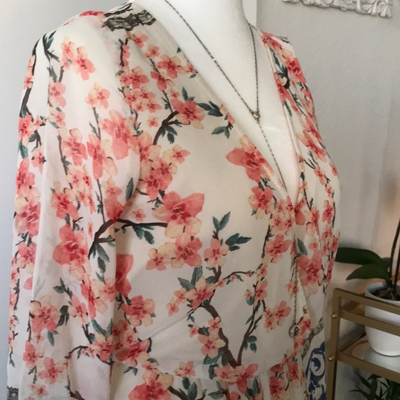 AUDREY | Floral Romper - Picture 3 of 5